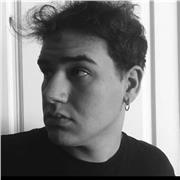 Doy clases particulares económicas para ayudar,me apasiona la enseñanza y ayudar a los demás. Soy estudiante de filología española